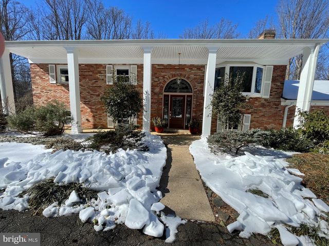 5300 SUMMIT DR, Fairfax, VA 22030