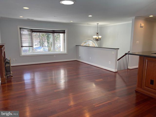 5300 SUMMIT DR, Fairfax, VA 22030