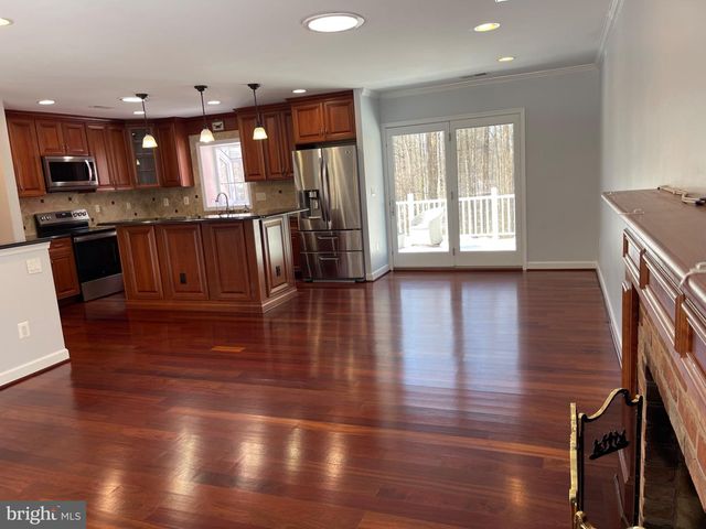 5300 SUMMIT DR, Fairfax, VA 22030