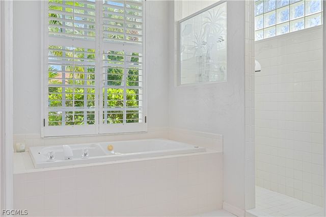 3681 Lakemont DR, Bonita Springs, FL 34134