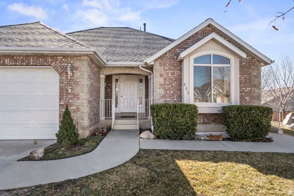 237 S RIDGEVIEW DR, Orem, UT 84058