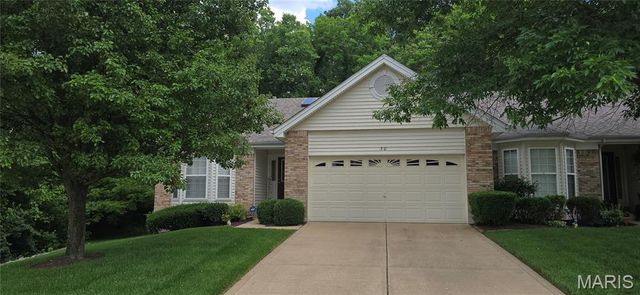 30 Sterling Pointe Drive 22A, St Charles, MO 63301
