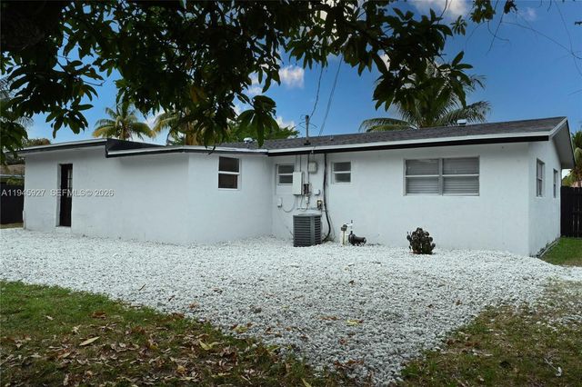 2496 SW 8th Street, Fort Lauderdale, FL 33312