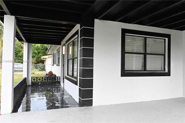2496 SW 8th Street, Fort Lauderdale, FL 33312