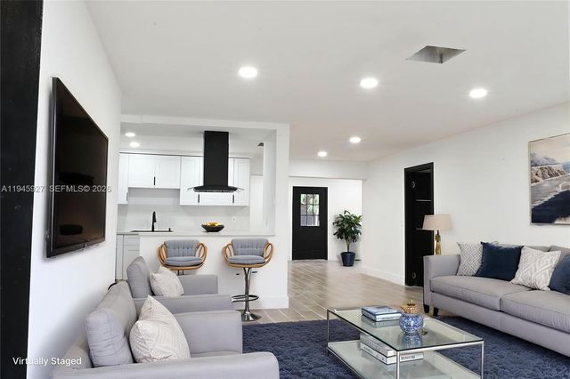2496 SW 8th Street, Fort Lauderdale, FL 33312