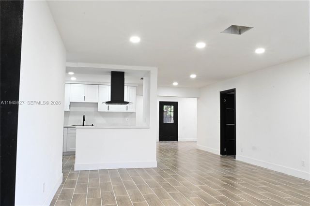 2496 SW 8th Street, Fort Lauderdale, FL 33312