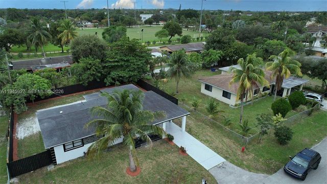 2496 SW 8th Street, Fort Lauderdale, FL 33312