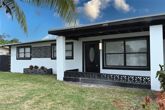 2496 SW 8th Street, Fort Lauderdale, FL 33312