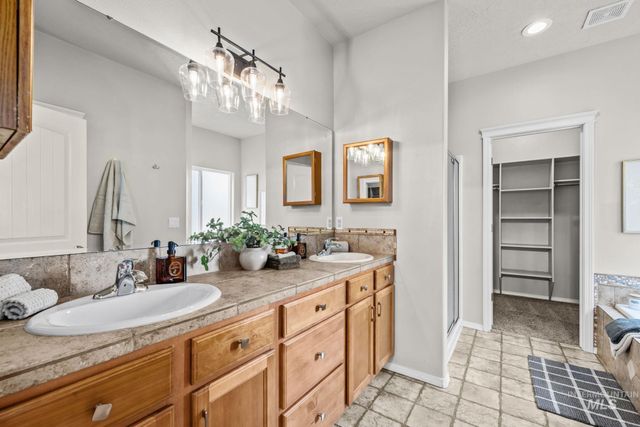 4172 E Trekker Rim Dr, Boise, ID 83716