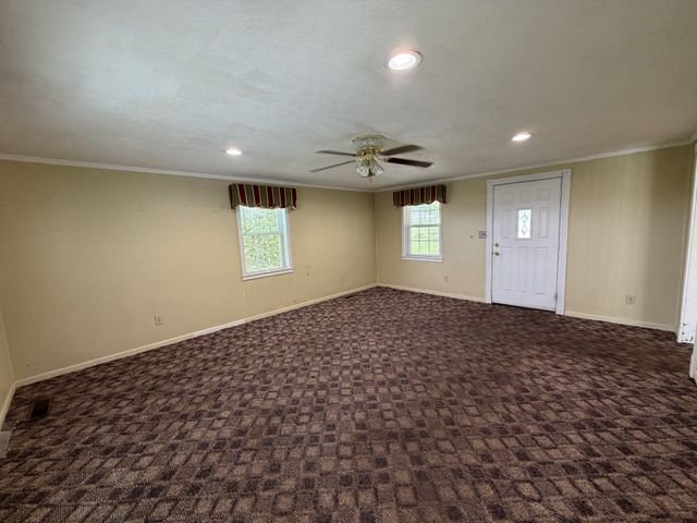 1015 Kelly Blvd, Westmoreland, TN 37186