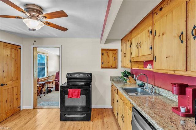 607 Warwickshire CT, Newport News, VA 23607