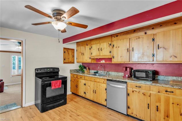 607 Warwickshire CT, Newport News, VA 23607