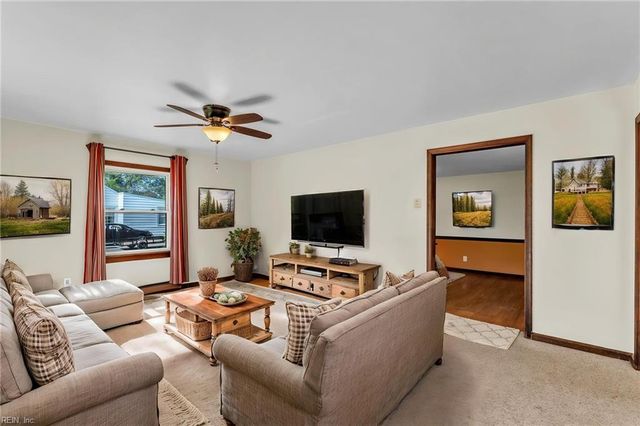 607 Warwickshire CT, Newport News, VA 23607