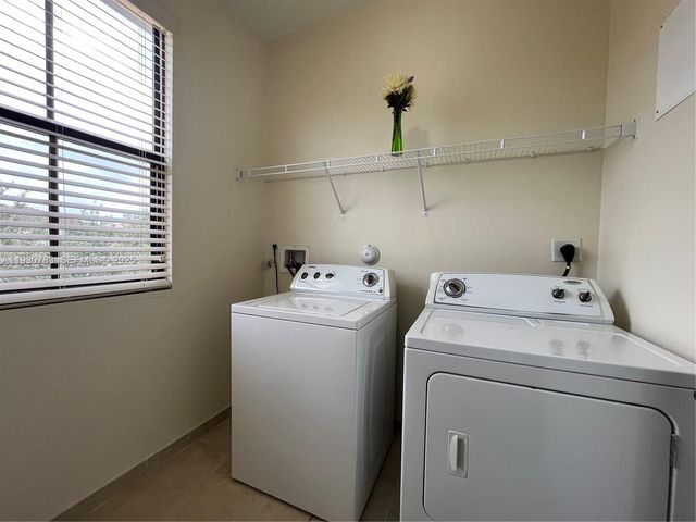 9165 SW 36th Mnr, Miramar, FL 33025