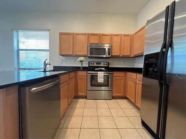 9165 SW 36th Mnr, Miramar, FL 33025