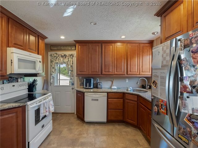 2743 Daniels Avenue, South Charleston, WV 25303