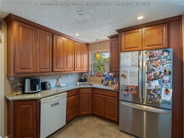 2743 Daniels Avenue, South Charleston, WV 25303