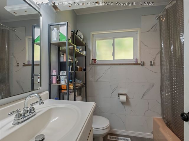 2743 Daniels Avenue, South Charleston, WV 25303