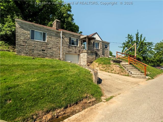2743 Daniels Avenue, South Charleston, WV 25303