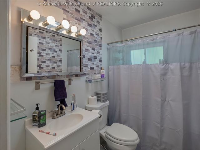 2743 Daniels Avenue, South Charleston, WV 25303