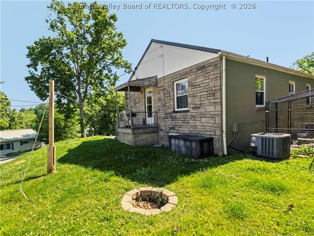 2743 Daniels Avenue, South Charleston, WV 25303