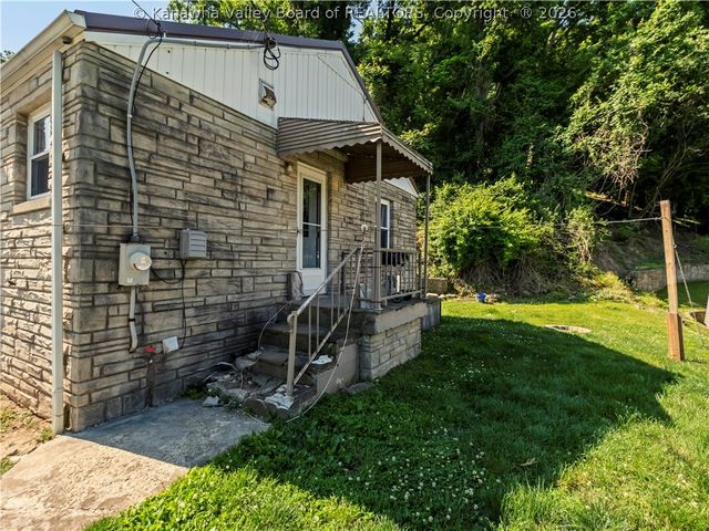 2743 Daniels Avenue, South Charleston, WV 25303