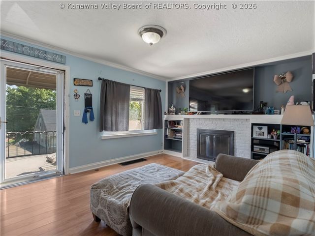 2743 Daniels Avenue, South Charleston, WV 25303