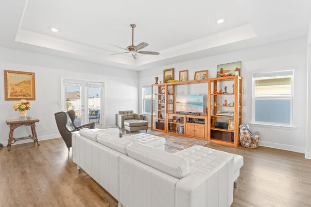 451 Eagle Lake Way, Panama City, FL 32404