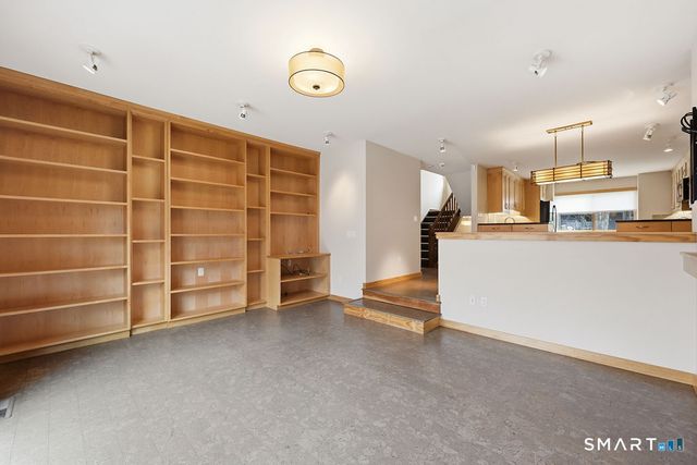 70 Conestoga Way 70, Glastonbury, CT 06033