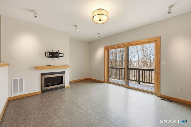 70 Conestoga Way 70, Glastonbury, CT 06033