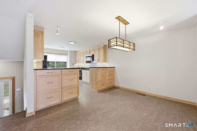 70 Conestoga Way 70, Glastonbury, CT 06033