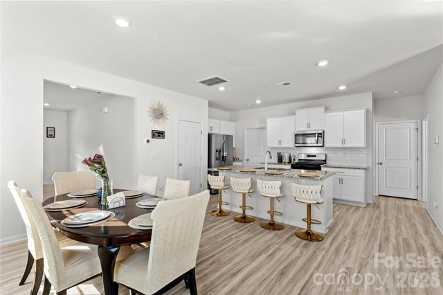 136 Sycamore Springs Drive, Statesville, NC 28677