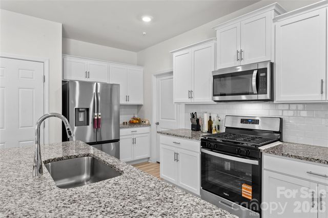 136 Sycamore Springs Drive, Statesville, NC 28677