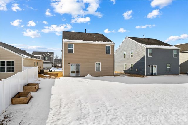 136 Sycamore Springs Drive, Statesville, NC 28677