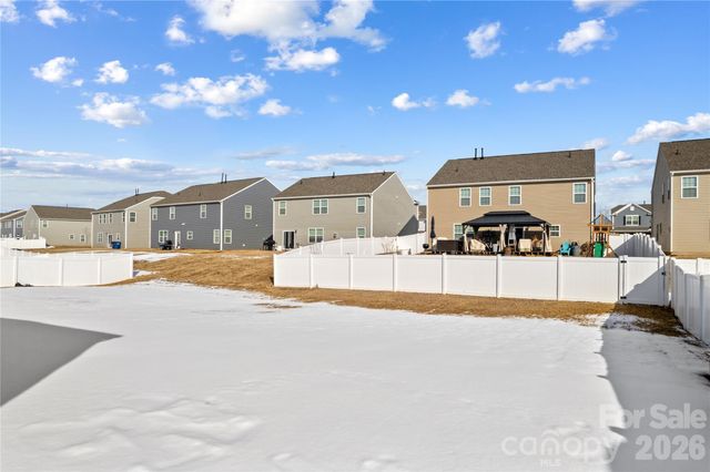 136 Sycamore Springs Drive, Statesville, NC 28677