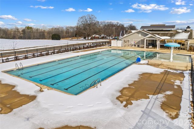 136 Sycamore Springs Drive, Statesville, NC 28677