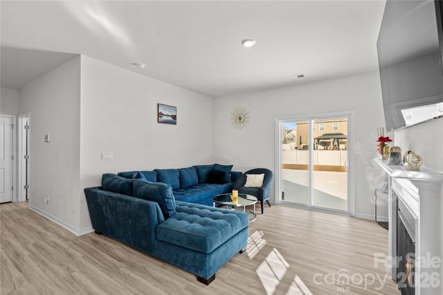 136 Sycamore Springs Drive, Statesville, NC 28677