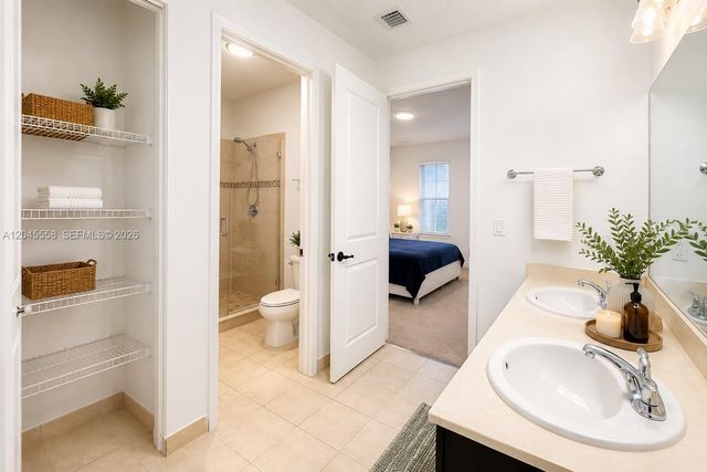 3209 W 98th Place, Hialeah, FL 33018