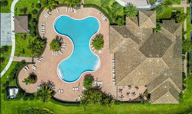 3209 W 98th Place, Hialeah, FL 33018