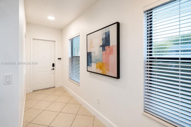 3209 W 98th Place, Hialeah, FL 33018