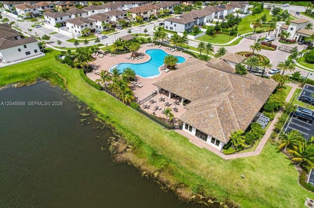 3209 W 98th Place, Hialeah, FL 33018