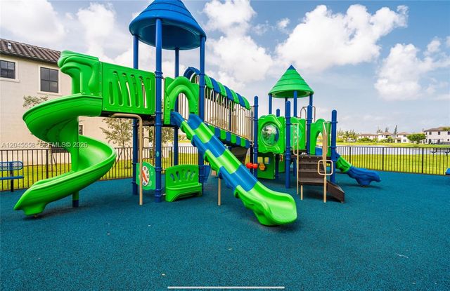 3209 W 98th Place, Hialeah, FL 33018
