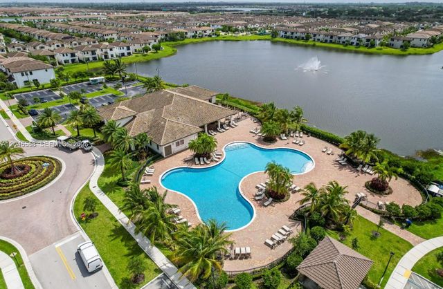 3209 W 98th Place, Hialeah, FL 33018
