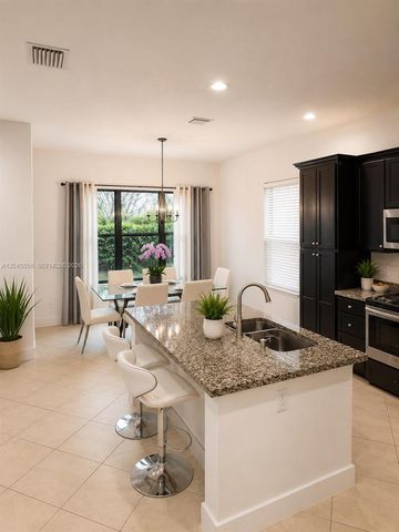 3209 W 98th Place, Hialeah, FL 33018