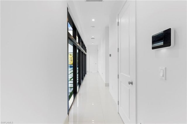 1817 SW 11th TER, Cape Coral, FL 33991