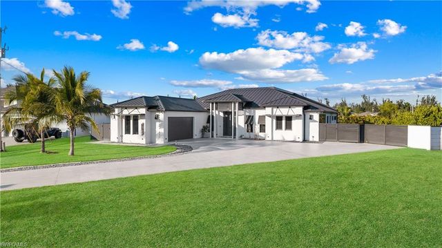 1817 SW 11th TER, Cape Coral, FL 33991