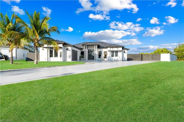 1817 SW 11th TER, Cape Coral, FL 33991