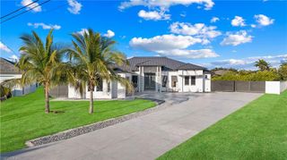 1817 SW 11th TER, Cape Coral, FL 33991