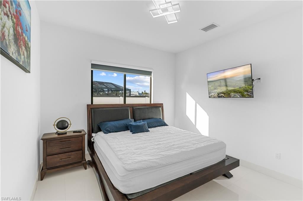 Image 15 of property listing at 1817 SW 11th TER, Cape Coral, FL 33991