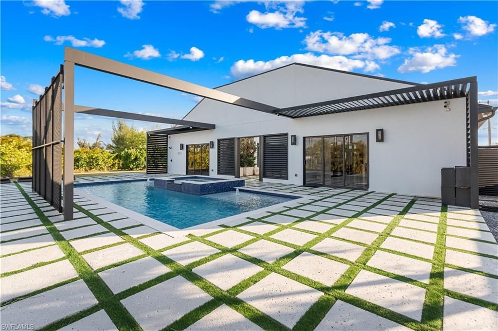 Image 28 of property listing at 1817 SW 11th TER, Cape Coral, FL 33991